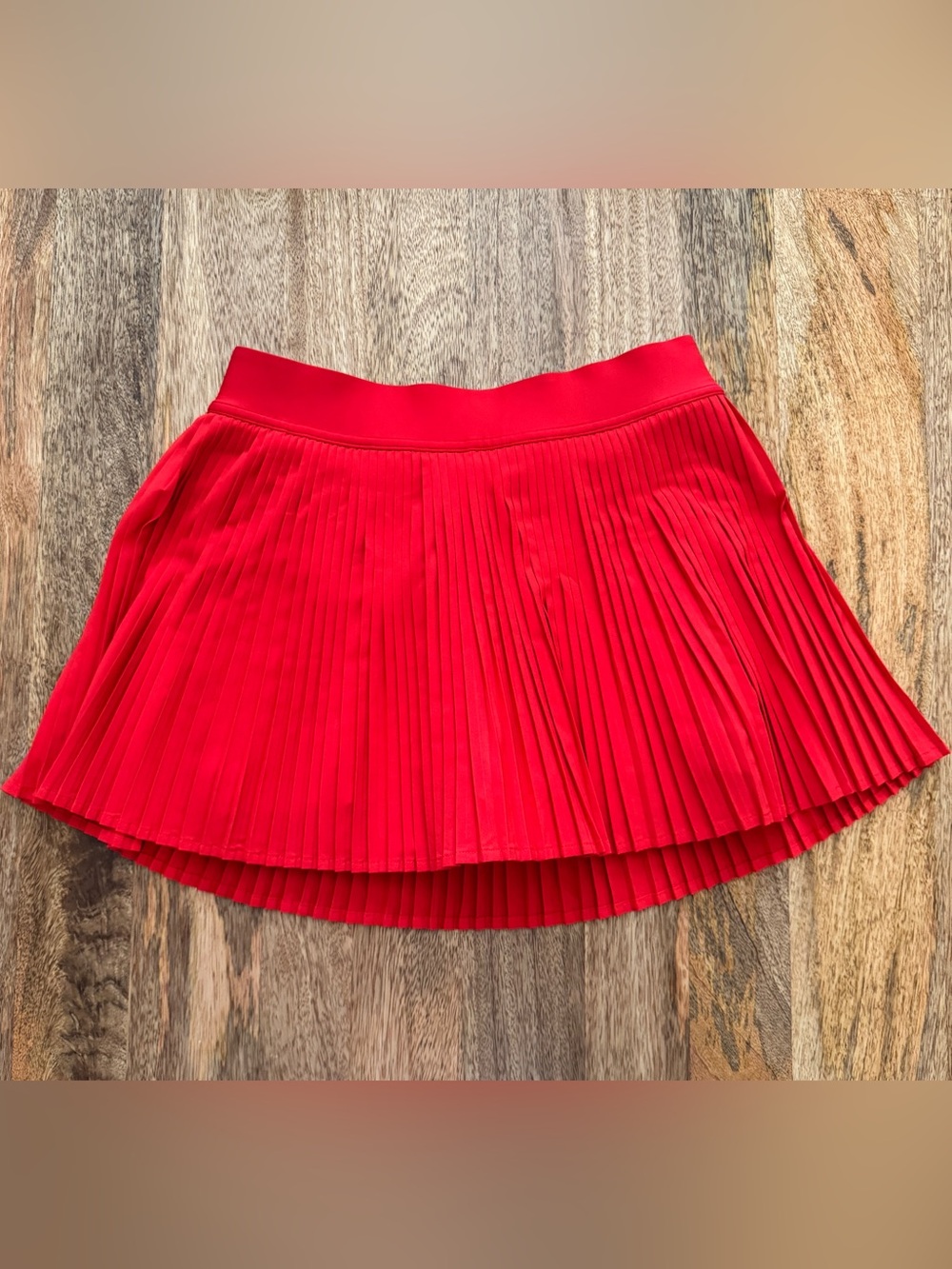 Lululemon Varsity HR Pleated Tennis Skirt • Size 6 • Hot Heat